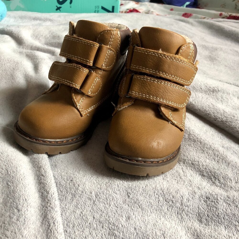 Joe Fresh Toddler Winter Boots Kids 5 Faux Fur Lined Tan Velcro Work Boots
